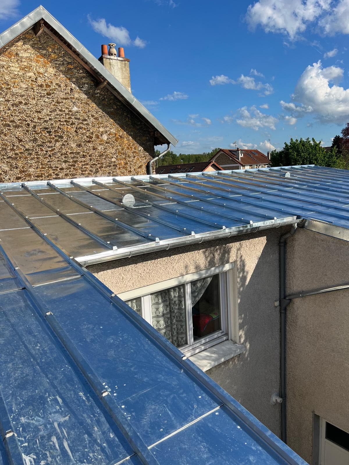 Zinguerie Complète — Gouttières Zinc - Avant